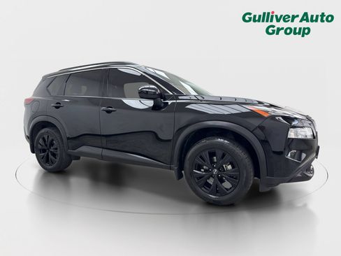 Used 2023 Nissan Rogue SV w/ SV Premium B Package FWD image 12