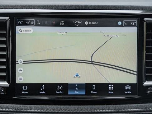 Used 2025 Chrysler Pacifica Limited image 29