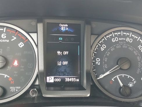 Used 2022 Toyota Tacoma TRD Off-Road AWD/4WD image 25
