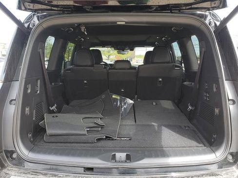 Certified 2025 Nissan Armada PRO-4X w/ Pro-4X Premium Package AWD/4WD image 9