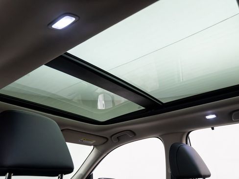 Certified 2025 Honda Pilot Touring image 19