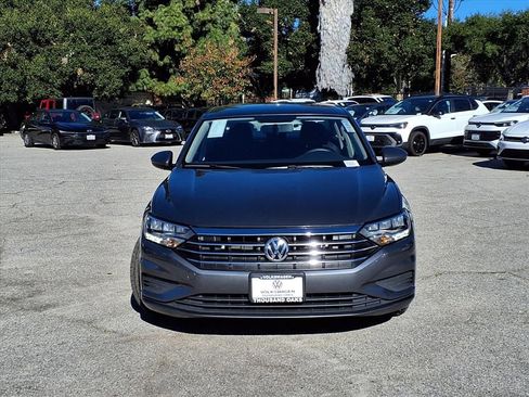 Used 2021 Volkswagen Jetta S image 2
