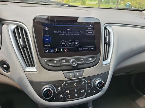 Used 2023 Chevrolet Malibu LT FWD image 20