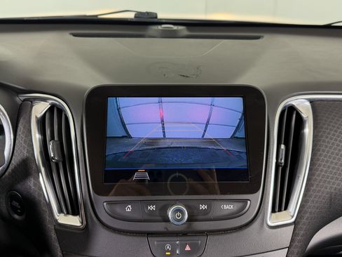 Used 2020 Chevrolet Malibu LT FWD image 13