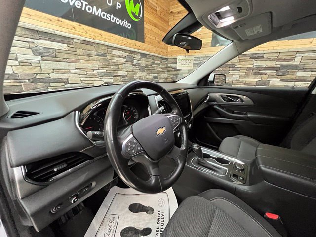 Used 2020 Chevrolet Traverse LT w/ Driver Confidence II Package AWD/4WD image 12