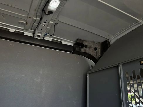 Used 2020 Ford Transit 250 Medium Roof RWD image 28