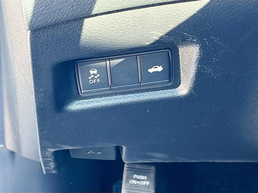 Used 2023 INFINITI Q50 Luxe AWD/4WD image 10