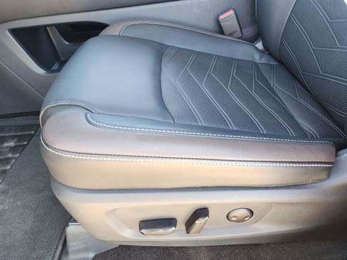 Used 2025 Nissan Pathfinder Platinum w/ Cargo Package image 27