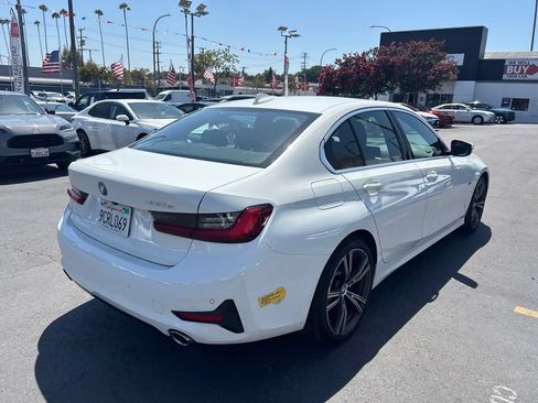 Used 2022 BMW 330e w/ Driving Assistance Package RWD image 5