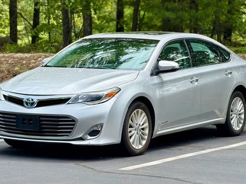 Used 2013 Toyota Avalon XLE Premium FWD image 5