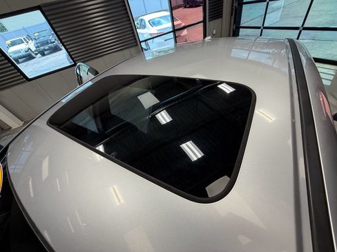 Used 2015 Honda Accord EX-L image 9