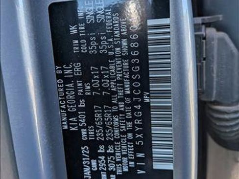Used 2025 Kia Sorento LX FWD image 16