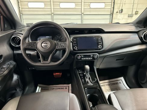 Used 2023 Nissan Kicks SR w/ SR Premium Package FWD image 4