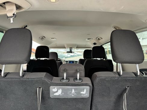 Used 2018 Chrysler Pacifica LX image 23