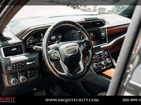 Used 2023 GMC Yukon XL Denali Ultimate AWD/4WD image 16