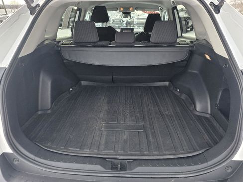 Used 2020 Toyota RAV4 LE image 8