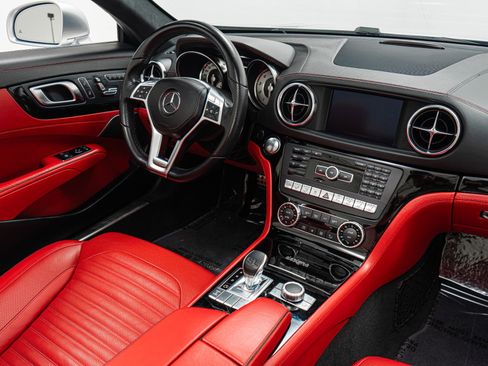 Used 2013 Mercedes-Benz SL 550 image 31