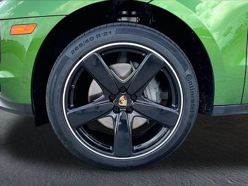 Certified 2020 Porsche Macan S AWD/4WD image 11