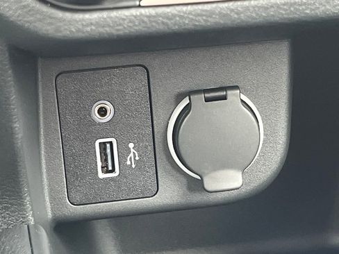 New 2025 Nissan Kicks Play S image 26