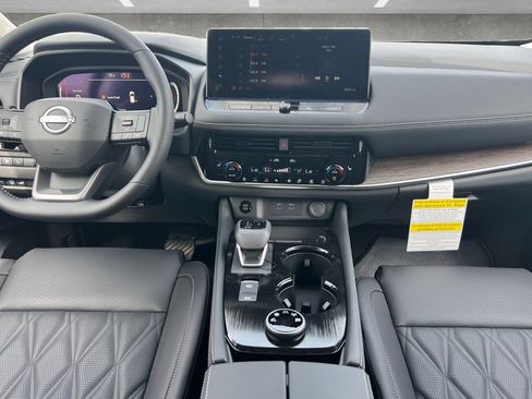 New 2026 Nissan Rogue Platinum w/ Platinum Premium Package AWD/4WD image 4