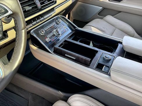 Used 2022 Lincoln Navigator Reserve AWD/4WD image 14