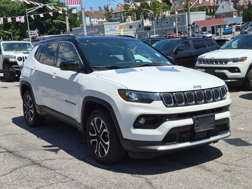 Used 2023 Jeep Compass Limited AWD/4WD image 4