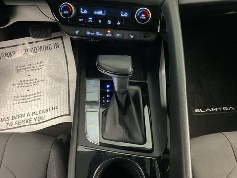 Used 2023 Hyundai Elantra SEL w/ Convenience Package FWD image 20