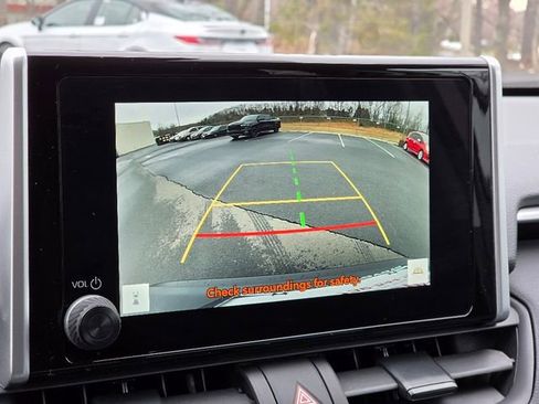 Used 2025 Toyota RAV4 XLE AWD/4WD image 31