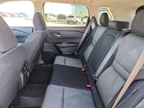 Used 2024 Nissan Rogue SV image 9