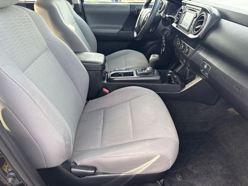 Used 2019 Toyota Tacoma SR w/ SR Convenience Package RWD image 11