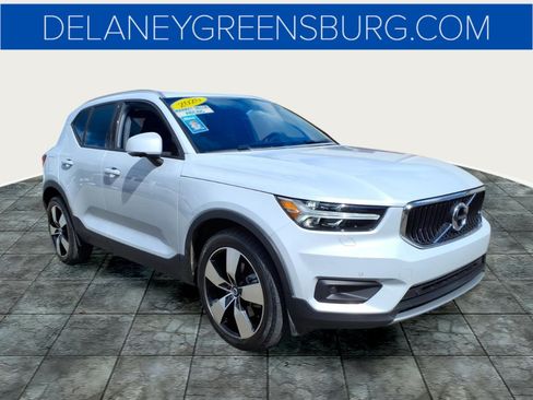 Used 2020 Volvo XC40 T5 Momentum w/ Protection Package Premier AWD/4WD image 1
