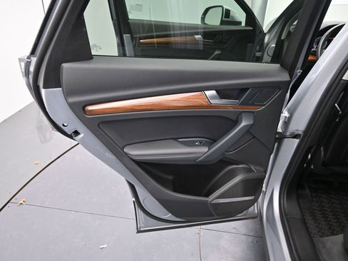 Used 2023 Audi Q5 2.0T Premium Plus image 16