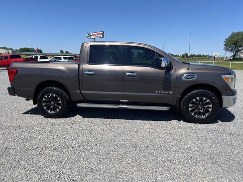 Used 2017 Nissan Titan SL w/ Off-Road Package AWD/4WD image 3
