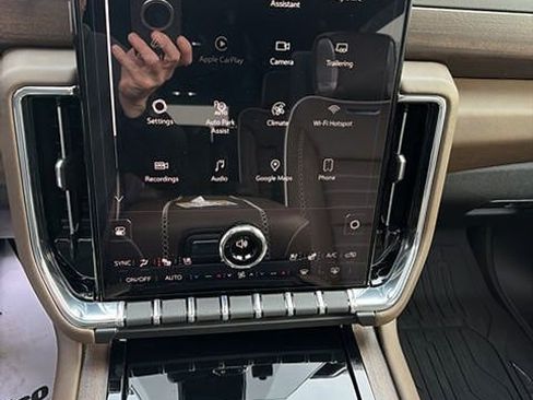 Used 2026 GMC Yukon XL Denali Ultimate image 10