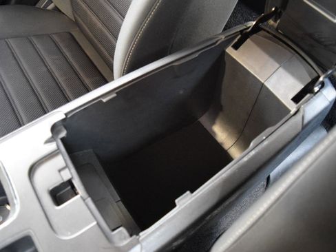 Used 2020 Ford Fusion SE image 29