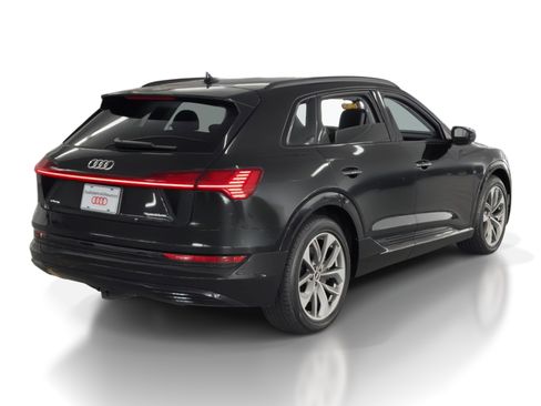 Used 2021 Audi e-tron Premium Plus w/ Premium Plus Package image 9