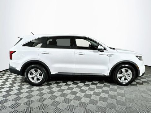 Used 2023 Kia Sorento LX FWD image 8