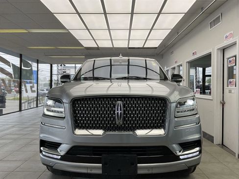 Used 2020 Lincoln Navigator L Reserve w/ Luxury Package AWD/4WD image 2
