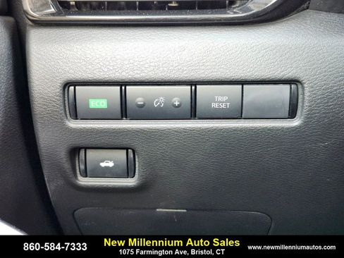 Used 2025 Nissan Sentra SR image 22