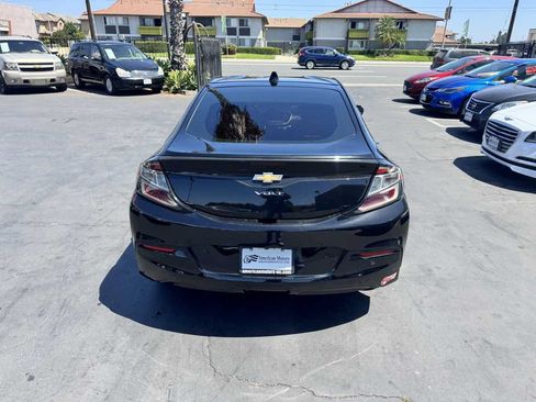 Used 2017 Chevrolet Volt Premier w/ Driver Confidence II Package FWD image 4