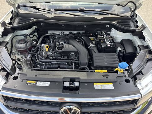 Used 2023 Volkswagen Taos SE FWD image 33