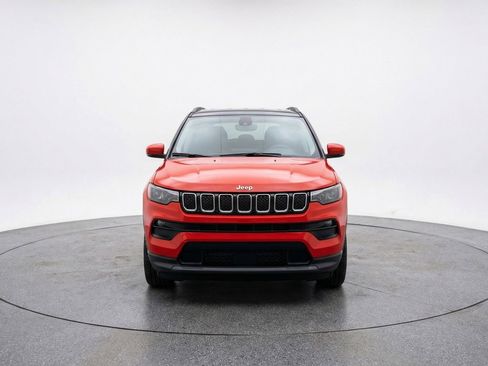 Used 2025 Jeep Compass Limited AWD/4WD image 2