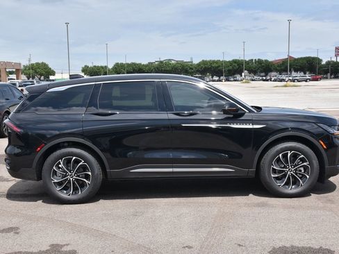 New 2026 Lincoln Nautilus Premier AWD/4WD image 5