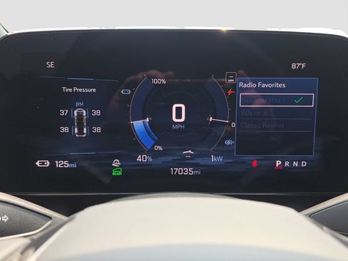 Used 2025 Chevrolet Equinox EV RS FWD image 10