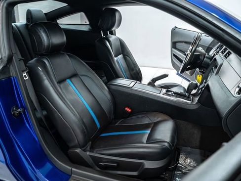 Used 2013 Ford Mustang GT Premium RWD image 22