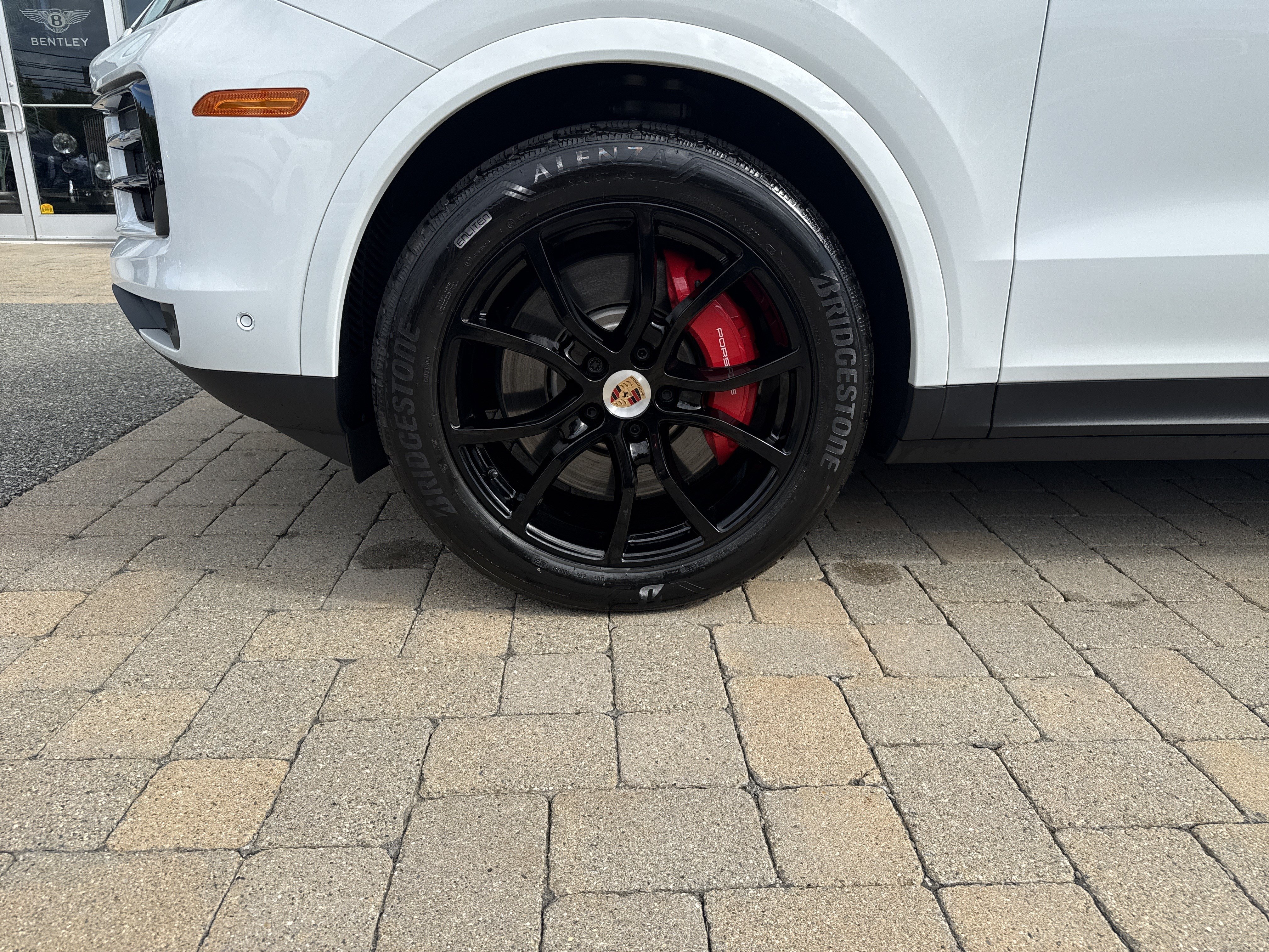 Used 2025 Porsche Cayenne S AWD/4WD image 6