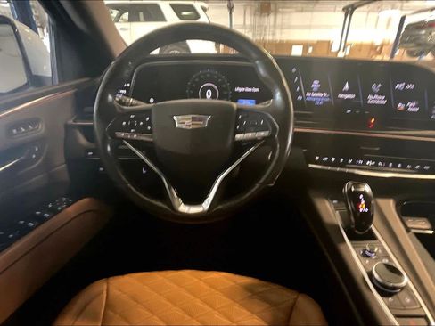 Used 2021 Cadillac Escalade Premium Luxury RWD image 5