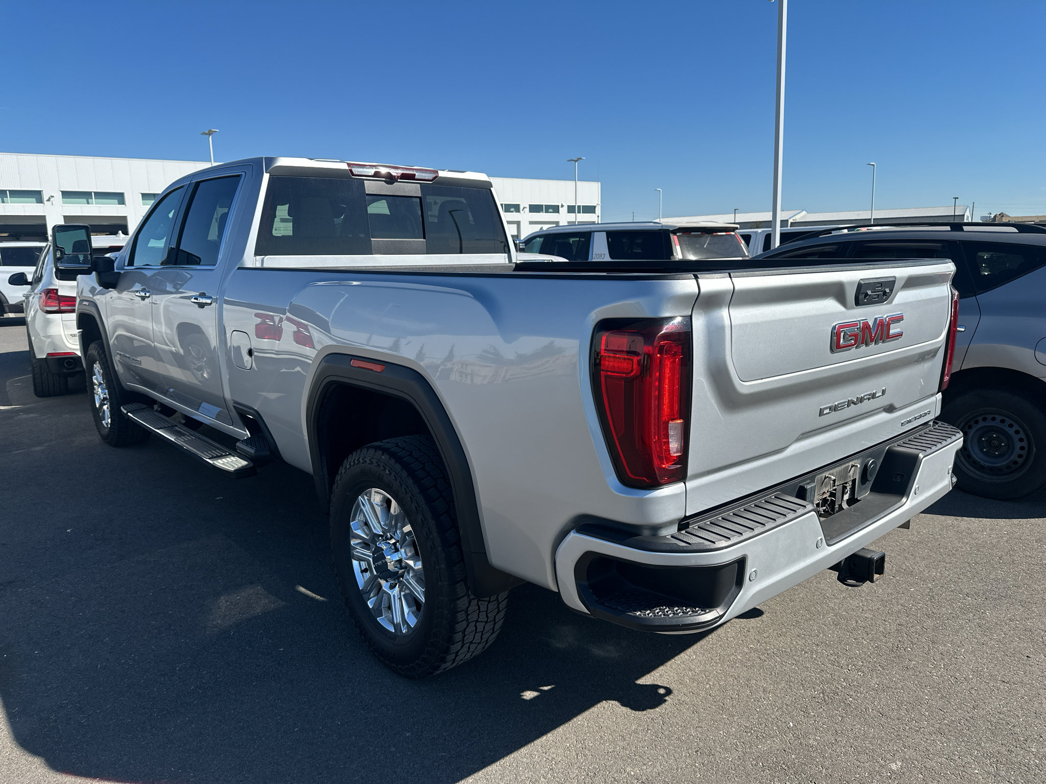 Used 2023 GMC Sierra 3500 Denali AWD/4WD image 3