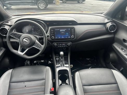 Used 2023 Nissan Kicks SR w/ SR Premium Package FWD image 15