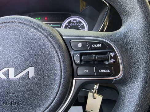 Used 2022 Kia Niro LX FWD image 36